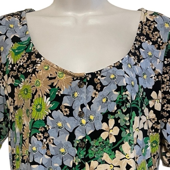 H&M MULTI FLORAL SHORT SLEEVE SCOOP NECK T SHIRT TOP - Picture 8 of 8